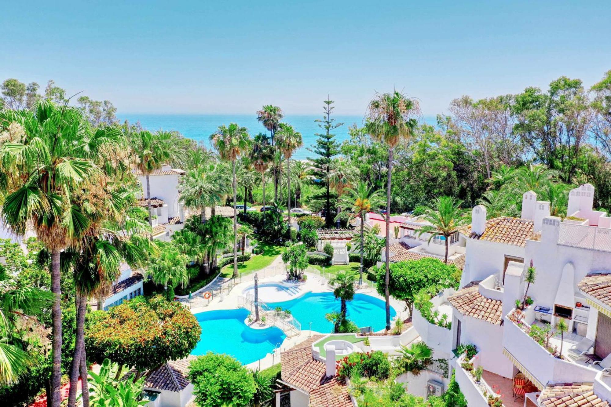 1104 First Line Beach Apartment Golden Beach Pool Марбелья Екстер'єр фото