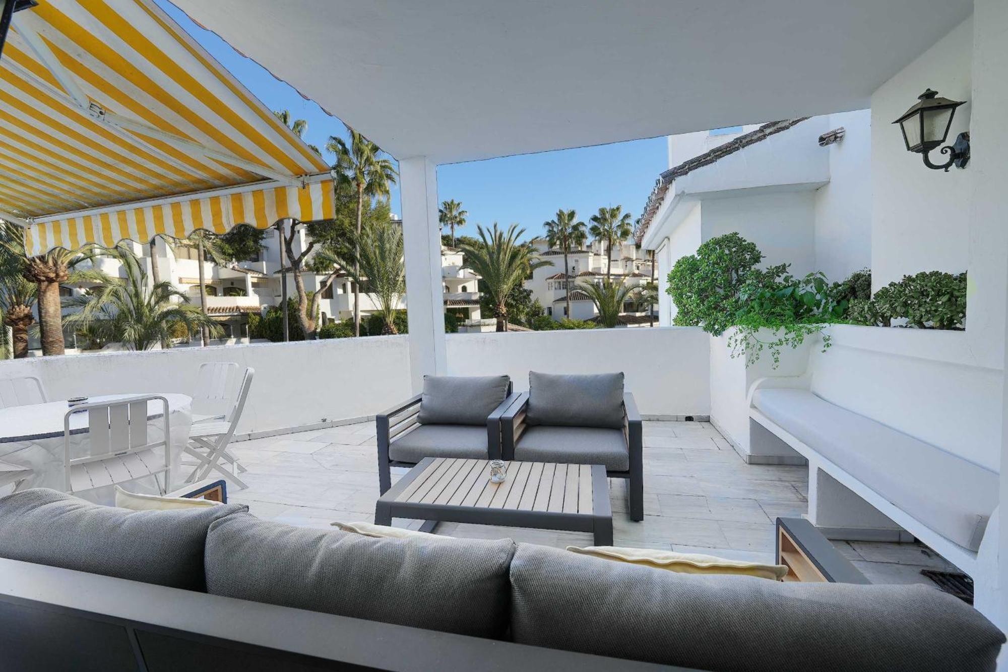 1104 First Line Beach Apartment Golden Beach Pool Марбелья Екстер'єр фото