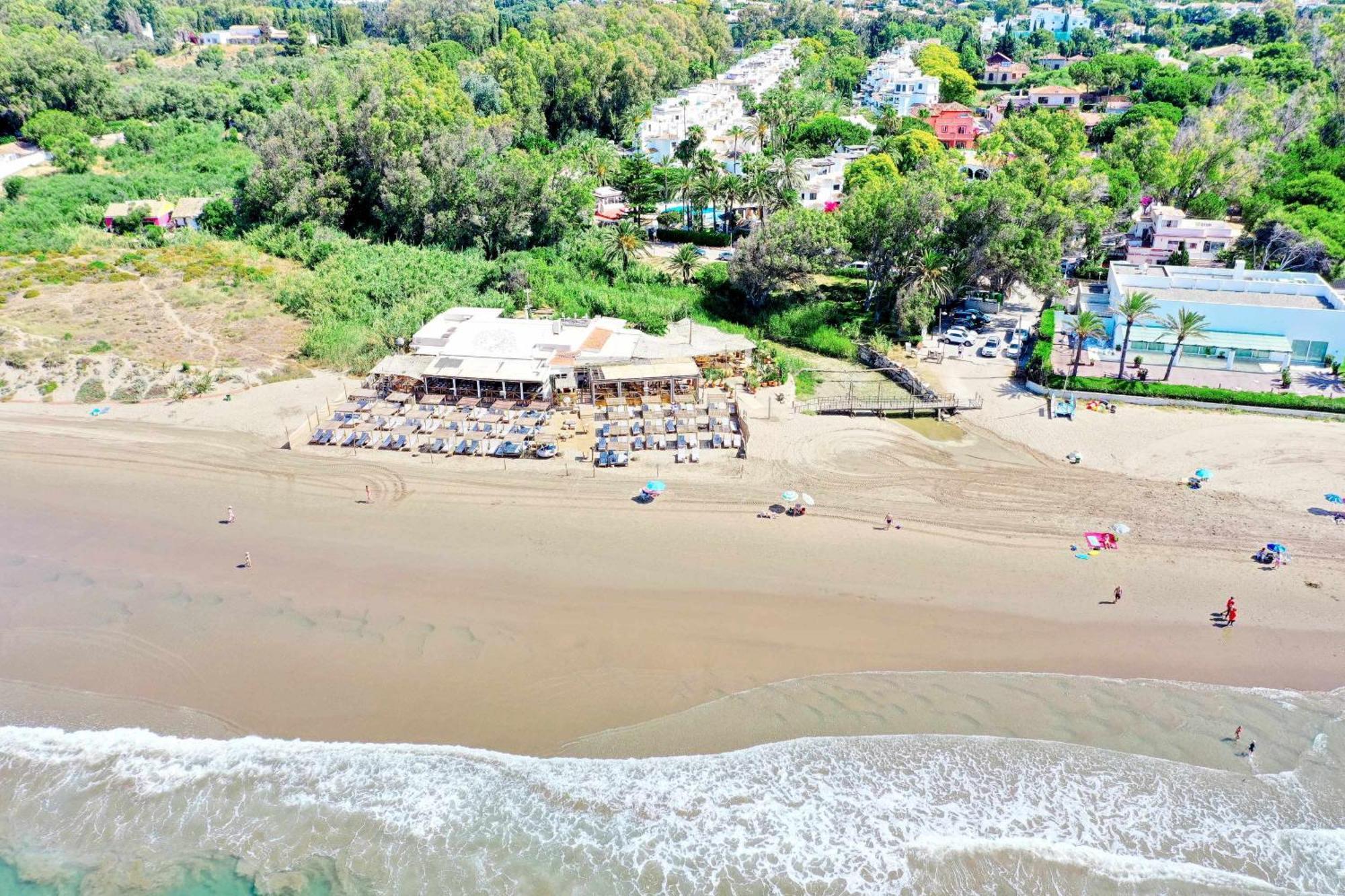1104 First Line Beach Apartment Golden Beach Pool Марбелья Екстер'єр фото